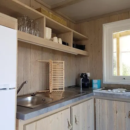 Bungalow De 2 Chambres Avec Piscine Partagee Et Terrasse Amenagee A Hébergement de vacances Commequiers
