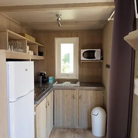 Bungalow De 2 Chambres Avec Piscine Partagee Et Terrasse Amenagee A Hébergement de vacances