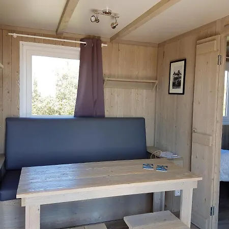 Bungalow De 2 Chambres Avec Piscine Partagee Et Terrasse Amenagee A Hébergement de vacances