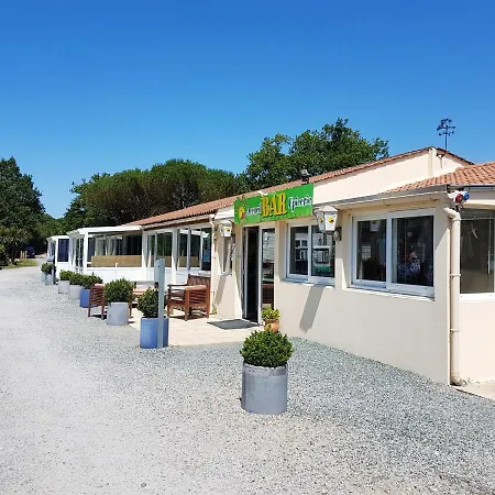 Bungalow De 2 Chambres Avec Piscine Partagee Et Terrasse Amenagee A Hébergement de vacances