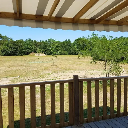 Bungalow De 2 Chambres Avec Piscine Partagee Et Terrasse Amenagee A Commequiers